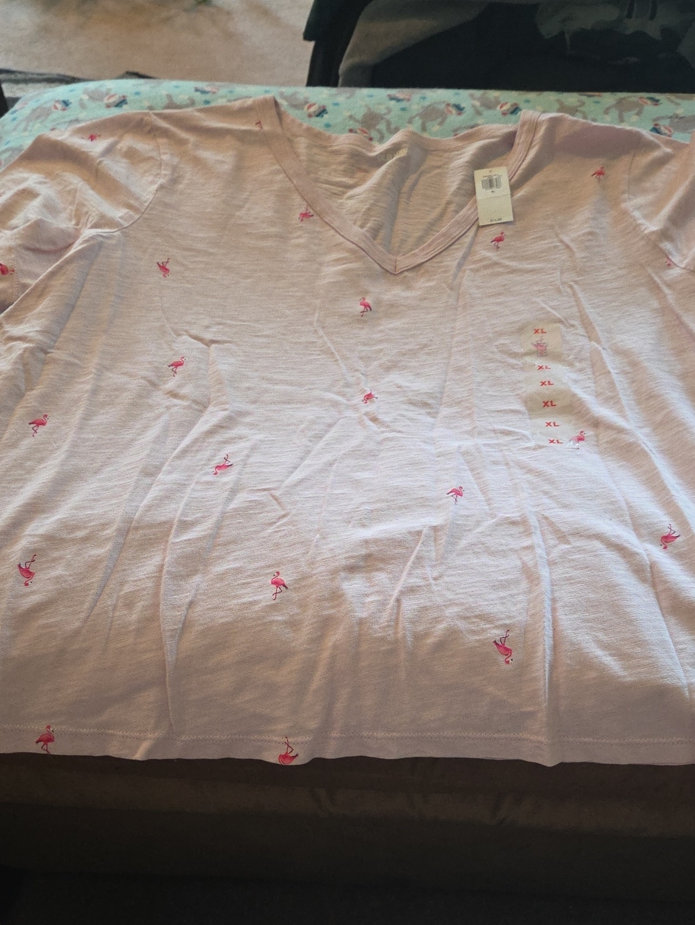 Old Navy Women's Pink V-Neck Tee with Flamingo Motif